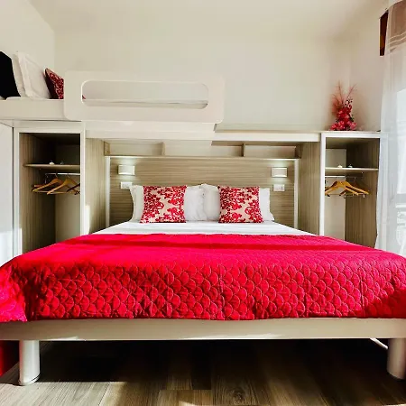 The Sea - Family - Free Parking Bed & Breakfast