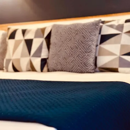 The Sea - Family - Free Parking